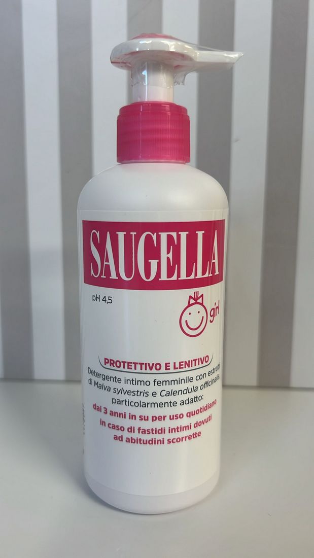 Saugella Girl 200 Ml con Dosatore
